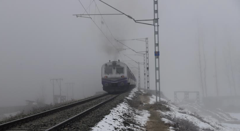 Fog hits flight operations at Srinagar airport